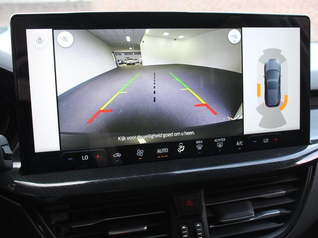 Ford FOCUS 1.0 Focus 125 PK HB ST-Line Automaat | Navigatie | Climate control | Cruise control | Carplay/Android Auto | LM velgen | Parkeersensoren | Led Matrix koplampen