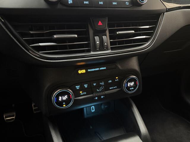 Ford FOCUS 1.0 EcoBoost Hybrid ST Line Business Org.NL! / Carplay / Keyless / Cruise / LED / Camera / ECC Clima / Navigatie / 17'' LMV