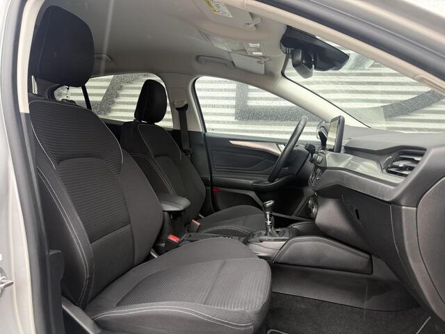 Ford FOCUS 1.0 EcoBoost Titanium 2e Eigenaar|Navi|Camera|B&O Sound System|PDC|Cruise|Stoelverwarming|Carplay|Dealer Onderhouden|N.A.P|APK tot 08-2026