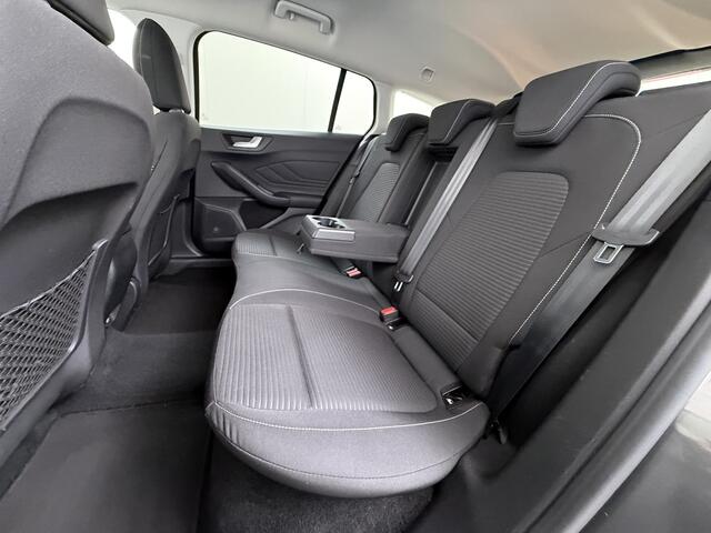 Ford FOCUS Wagon 1.0T 126PK Trekhaak Navi Dual-Ecc Apple Carplay Android Auto Stoel+Voorruitverwarming Cruise Control Pdc Titanium Business Lmv Led Privacy Glas Lane Assist TCS Keyless Licht-/Regensensor 1e Eigenaar Origineel Nederlandse Auto Dealeronderhouden