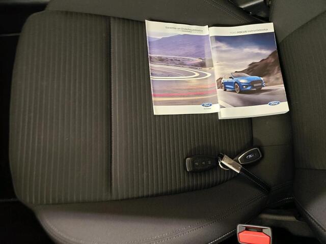 Ford FOCUS Wagon 1.0 EcoBoost Hybrid Titanium X Business 1e Eigenaar | Volledig Onderh | NAP | BTW | AF Trekhaak | Camera | Elek Klep | Navi | Carplay | Cruise | Keyless | Full LED | Start/Stop | Hill-Hold | Bots | PDC