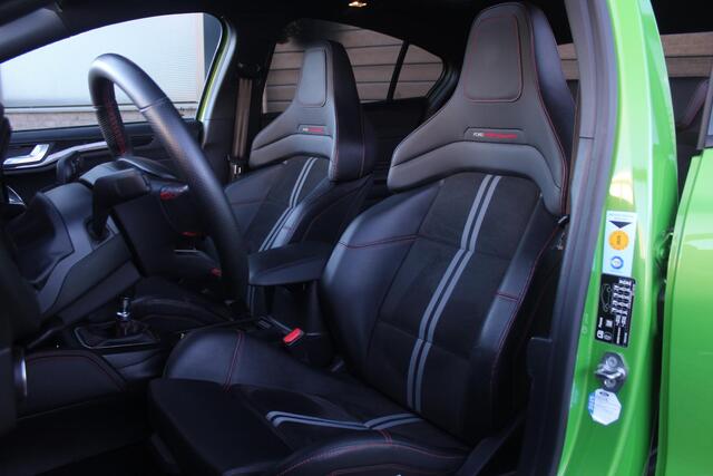 Ford FOCUS 2.3 EcoBoost ST-X | Panorama-dak | Winterpack | Fabrieksgarantie 02-2028 | Dealer onderhouden | Perfecte staat