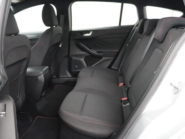 Ford FOCUS 1.5 EcoBoost ST Line | Stoelverwarming | Adaptive cruise | Camera | B&O Sound | Caplay | Keyless | Full LED | Park Assist | Climate control | Dodehoek detectie | Stuurverwarming