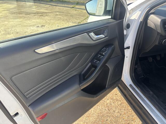 Ford FOCUS Wagon 1.0 EcoBoost Hybrid Titanium X Business