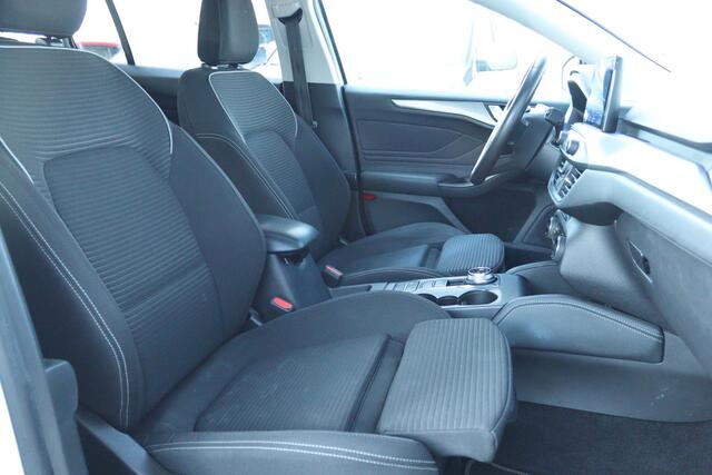 Ford FOCUS WAGON 1.0 E.B. AUTOMAAT TITANIUM X ELEK. TREKHAAK | LED | CAMERA | CARPLAY | KEY-LESS