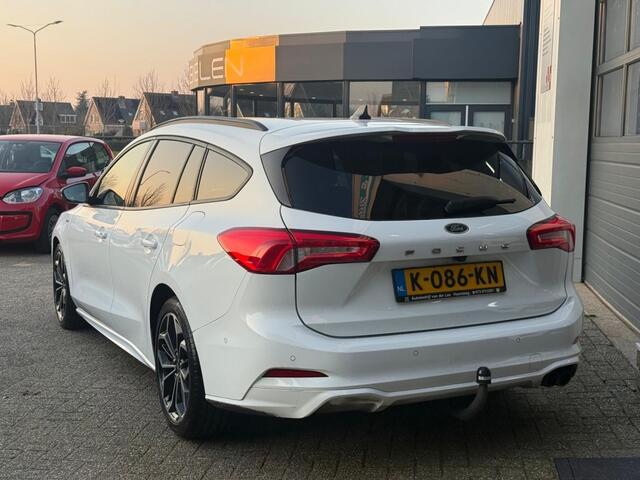 Ford FOCUS Wagon 1.5 EcoB. ST L. XBns