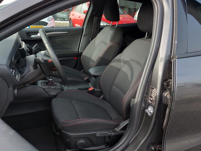 Ford FOCUS 1.0 EcoBoost 125pk ST Line Business | Navi | Apple Carplay+Android Auto | Clima | Cruise | Led Koplampen | Keyless Entry | Stuur+Stoelverwarming | Pdc V+A+Assist+Camera | Privacy Glass | 18''