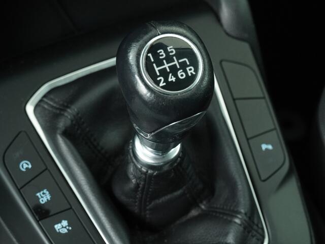 Ford FOCUS Wagon Trend Edition | Trekhaak | Lm velgen | Park. Sensor v+a | Cruise | Navi |