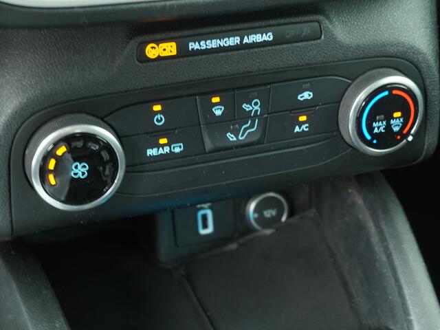 Ford FOCUS Wagon Trend Edition | Trekhaak | Lm velgen | Park. Sensor v+a | Cruise | Navi |