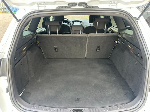 Ford FOCUS Wagon 1.0 EcoBoost St-Line Climate C, Cruise C, Navigatie, Camera!!!!