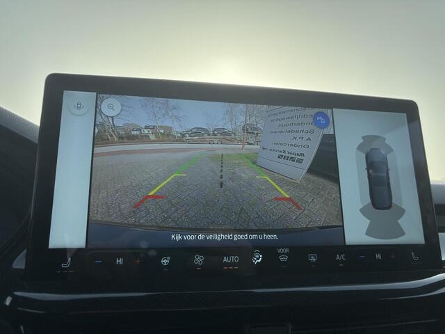 Ford FOCUS Wagon 1.0 EcoBoost Hybrid ST Line X 155pk | Trekhaak afneembaar | Panoramadak | Bang&Olufsen | Adaptive cruise control | Winter Pack | All season banden | Camera