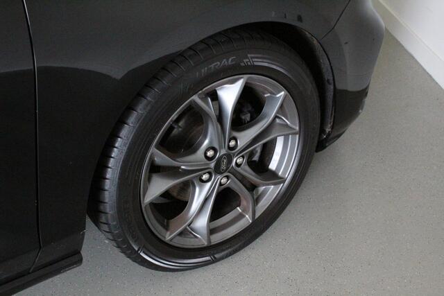 Ford FOCUS 1.5 EcoBlue ST Line Business | CARPLAY | LANE-ASSIST | CRUISE | PDC-V/A | NAVIGATIE | TREKHAAK | 17'LMV |