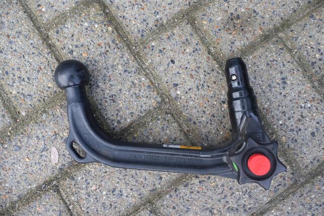 Ford FOCUS Wagon 1.0 Active Business 1e Eigenaar | Volledig Onderh | NAP | BTW | Camera | Af Trekhaak | Winterpakket | Navi | Ad Cruise | Carplay | Bots | Full Led | Keyless | Start/Stop | Hill-Hold