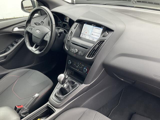 Ford FOCUS 1.5 ST-Line 1e Eigenaar Nav/Cruise 18 Inch Pdc NL-Auto UITSTRALING!