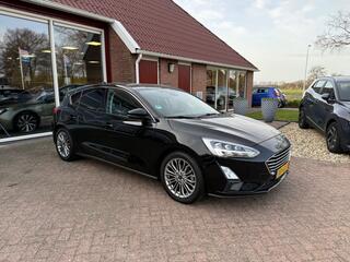 ford-focus-1.0-titanium-business-5-
