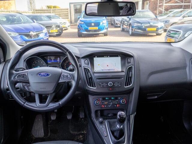 Ford FOCUS Wagon 1.0 Titanium LED Camera PDC