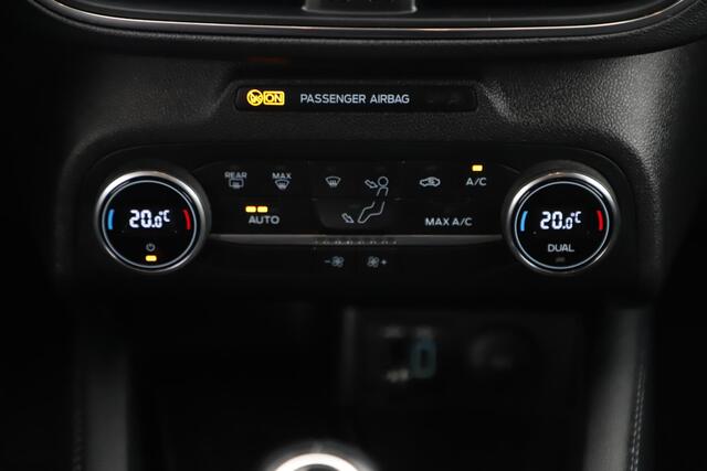 Ford FOCUS 1.0 EcoBoost Hybrid Titanium X Business 125PK Navigatie Achteruitrijcamera Carplay 16 inch LMV