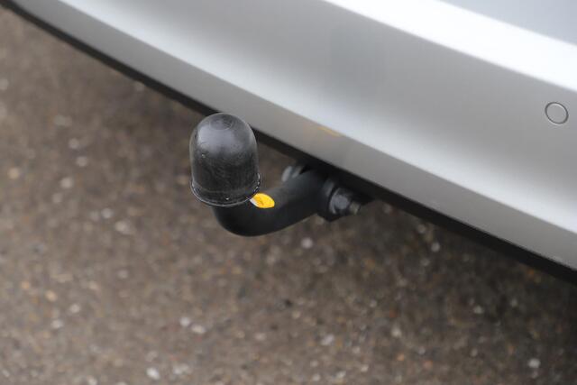 Ford FOCUS Wagon 1.0 EcoBoost Hybrid Trend Edition Business 125PK Trekhaak Navigatie Achteruitrijcamera Carplay Android Clima Cruise 16 inch LMV