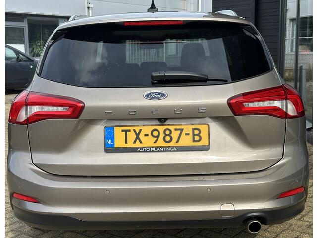 Ford FOCUS Wagon 1.0 EcoBoost Titanium Business 125PK | BOMVOL | ZEER NETTE STAAT | Elektrisch Glazen Panorama-dak | Achteruitrijcamera | Led Koplampen | Carplay | Keyless Entry | Parkeersensoren Voor en Achter | B&O Audio | Head Up | Stoel Stuur Voorruitverwarming 