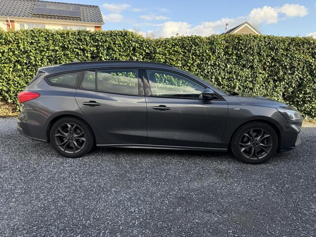 Ford FOCUS Wagon 1.0 EcoBoost ST Line Business | Navi | LED | Apple CarPlay / Android Auto | Airco | Cruise Control | Keyless | LMV | Sportstoelen | 1e Eigenaar | Dealer onderhouden | Nieuwe APK!