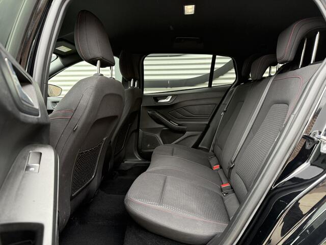 Ford FOCUS Wagon 1.0 EcoBoost ST Line Business Navi|Trekhaak|Clima|PDC V+A|Cruise|Stoelverwarming|APK tot 03-2027