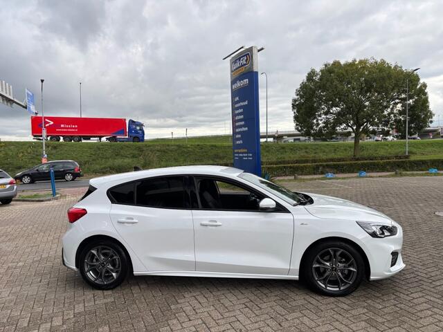 Ford FOCUS 1.0 ECOBOOST ST-LINE AUTOMAAT NAVI PDC-CAMERA WINTERPACK.