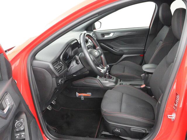 Ford FOCUS 1.0 EcoBoost ST Line | Panoramadak | Stoel & stuurverwarming | Camera | Carplay | 18'' | Full LED | Climate control | Keyless | Park Assist | Cruise control | Getint glas