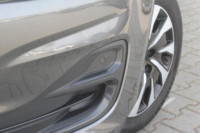 Ford FOCUS 1.0 EcoBoost Hybrid Titanium | Incl. 12 maanden garantie | Navigatie | Stoel/stuur verwarming | Cruise control | Voorruit verwarmd | Apple Carplay | DAB+ | Bluetooth | Lane assist | Trekhaak |