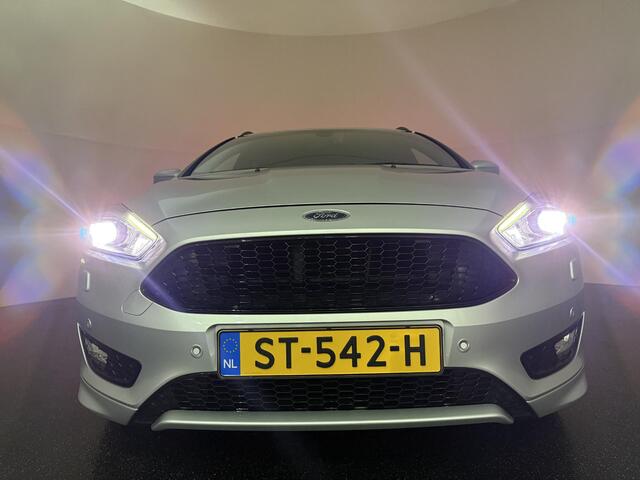Ford FOCUS Wagon 1.5 ST-Line 150 PK | Bi Xenon | 19" Lichtmetalen velgen | Sportstoelen