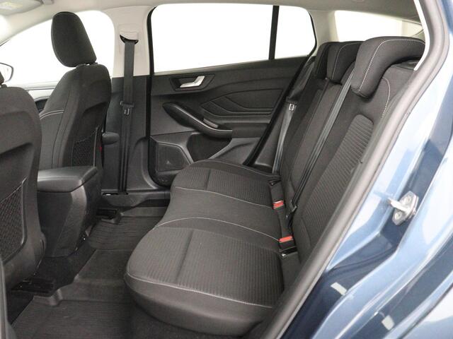 Ford FOCUS 1.0 EcoBoost Hybrid Titanium Style | Stoelverwarming | Camera | Carplay | Stuurverwarming | Navigatie | Full LED | Park Assist | Climate control | Bluetooth | Cruise control