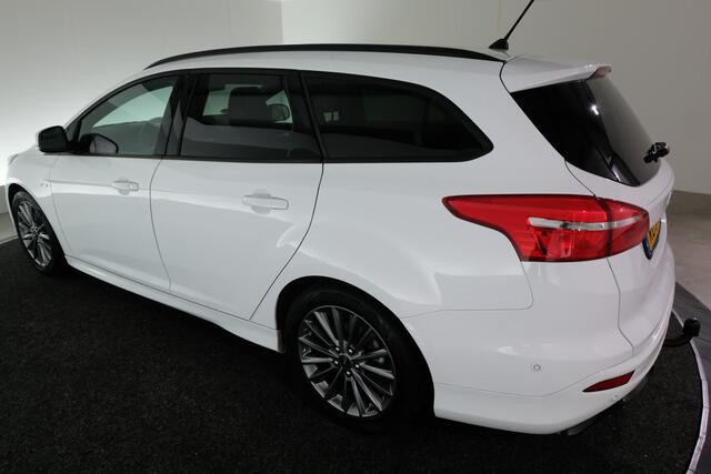 Ford FOCUS Wagon 1.5 ST-Line | TREKHAAK| CARPLAY |