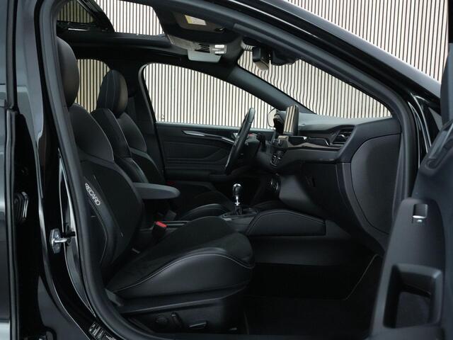 Ford FOCUS ST-3 2.3 280pk PERFORMANCE PACK |sper diff|launch control|Ford dealer onderhouden|panoramadak|B&O|parkeercamera|winterpack|LED-koplampen|19" lichtmetalen velgen|