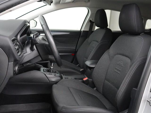 Ford FOCUS 1.0 EcoBoost Hybrid Active | Stoelverwarming | Trekhaak | Camera | Stuurverwarming | Carplay | Keyless | Full LED | Navigatie | Parkeerhulp | Climate control | Cruise control