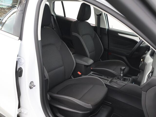 Ford FOCUS Wagon 1.0 EcoBoost Hybrid Trend Edition Business | 155PK | Winterpack | Dodehoekdetectie | Navigatie | Parkeercamera |