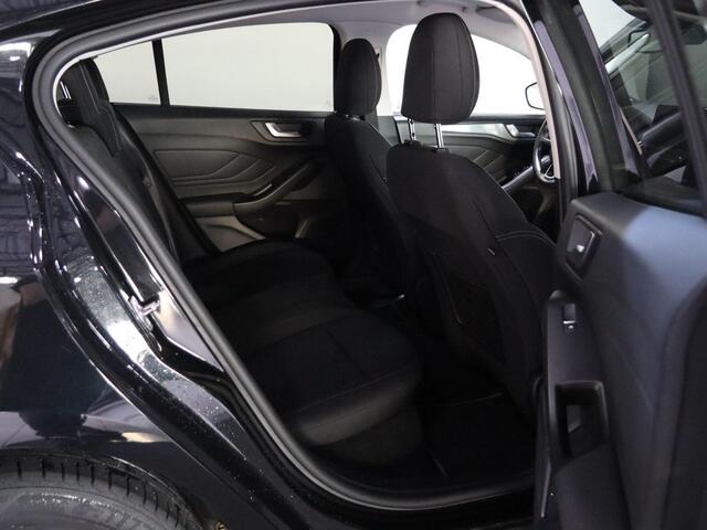 Ford FOCUS Wagon 1.0 EcoBoost Titanium Business | Navigatie | Parkeercamera | Climate Control | Cruise control |