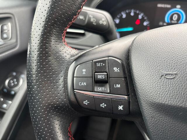 Ford FOCUS EcoBoost ST Line Business | LED | Panodak | 18-inch | Winterpack | Adapt. Cruise | Keyless