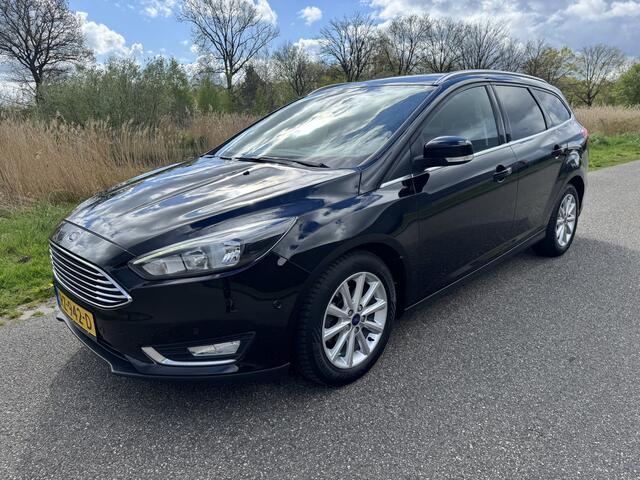 Ford FOCUS Wagon 1.0 Titanium Zeer Nette Auto !! Vol Opties Distr. vervangen