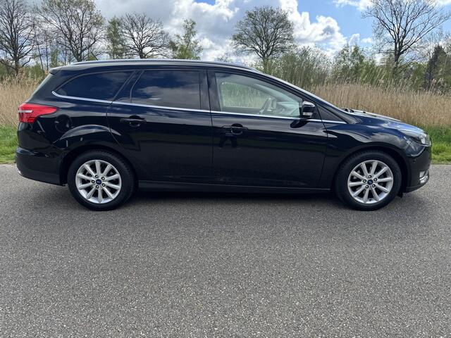 Ford FOCUS Wagon 1.0 Titanium Zeer Nette Auto !! Vol Opties Distr. vervangen