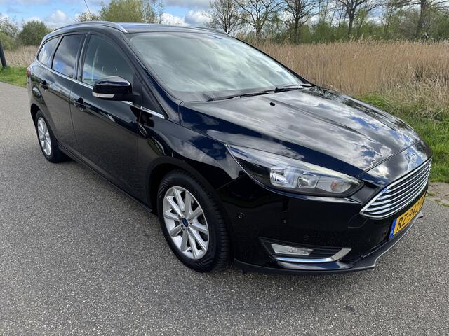 Ford FOCUS Wagon 1.0 Titanium Zeer Nette Auto !! Vol Opties Distr. vervangen