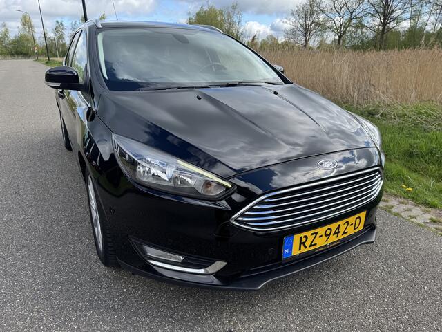 Ford FOCUS Wagon 1.0 Titanium Zeer Nette Auto !! Vol Opties Distr. vervangen