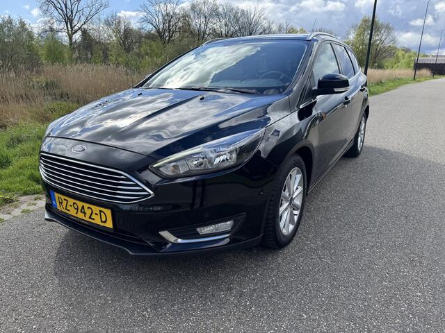 Ford FOCUS Wagon 1.0 Titanium Zeer Nette Auto !! Vol Opties Distr. vervangen