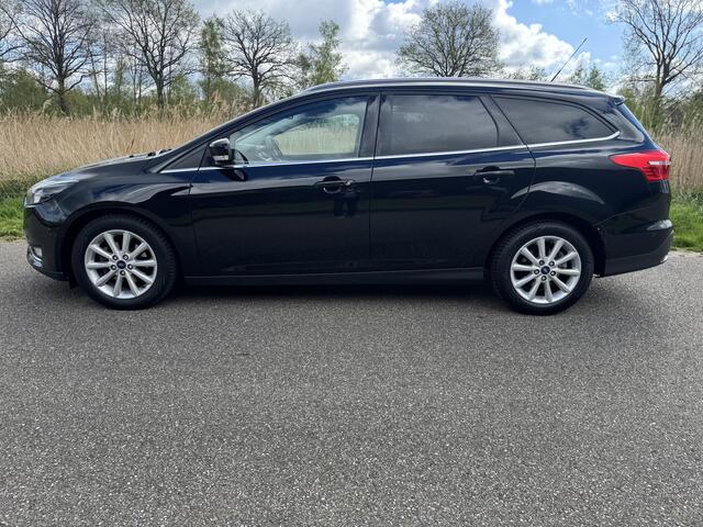 Ford FOCUS Wagon 1.0 Titanium Zeer Nette Auto !! Vol Opties Distr. vervangen