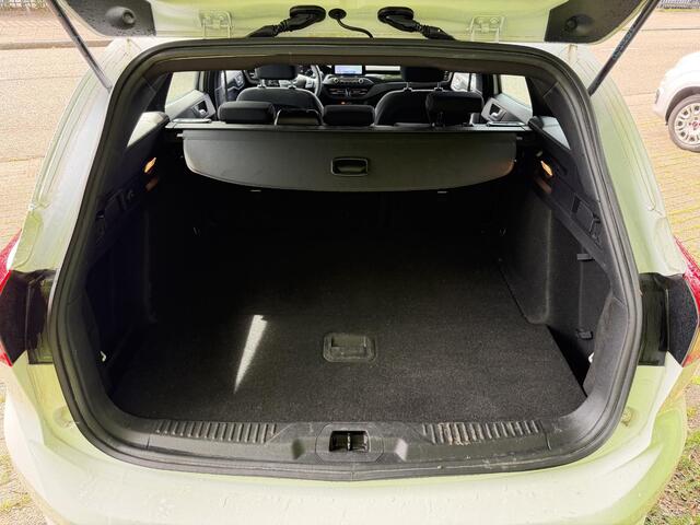 Ford FOCUS Wagon 1.0 EcoBoost ST Line Business . KEYLESS ENTRY & START . PARKEERSENSOREN . NAVIGATIE .