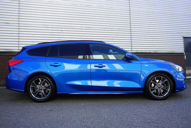 Ford FOCUS Wagon 1.0 EcoB. ST-Line | WINTERPACK| CAMERA| ALLSEASON!