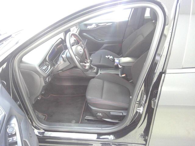 Ford FOCUS Wagon 1.0 EcoBoost Hybrid ST Line X Business | 71.300 KM | Trekhaak | Winterpack | WORDT VERWACHT!