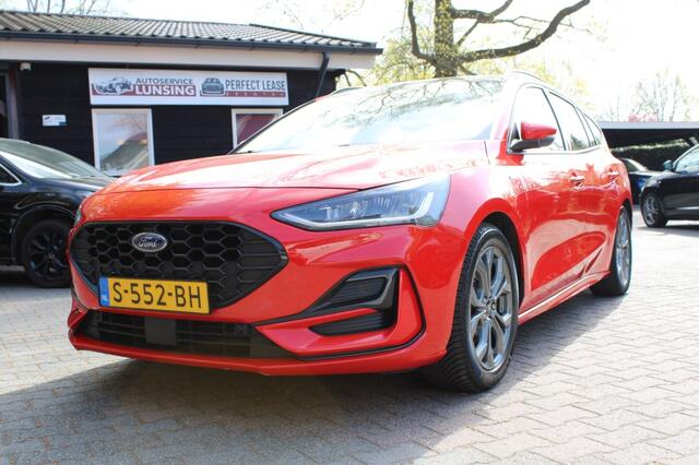 Ford FOCUS 1.0 EcoBoost ST Line X - Panoramadak - trekhaak - Navi groot