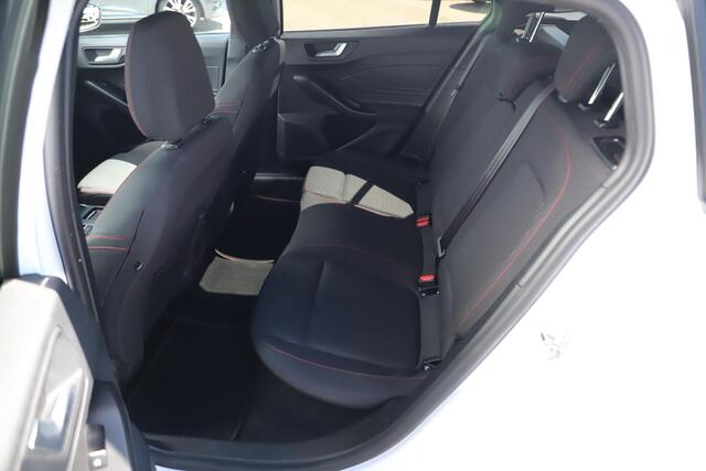 Ford FOCUS Wagon 1.0 EcoBoost Hybrid ST Line X Business Navigatie Achteruitrijcamera Stuur & Stoelverwarming Voorruitverwarming Carplay Android