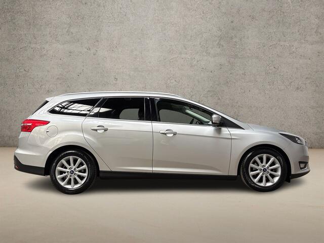 Ford FOCUS Wagon 1.0 Titanium (APPLE CARPLAY, NAVIGATIE, CLIMATE, SPORTSTOELEN, PARKEERSENSOREN, CRUISE, NIEUWE APK, NIEUWSTAAT)