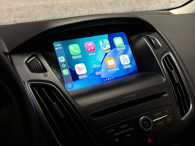 Ford FOCUS Wagon 1.0 Titanium (APPLE CARPLAY, NAVIGATIE, CLIMATE, SPORTSTOELEN, PARKEERSENSOREN, CRUISE, NIEUWE APK, NIEUWSTAAT)