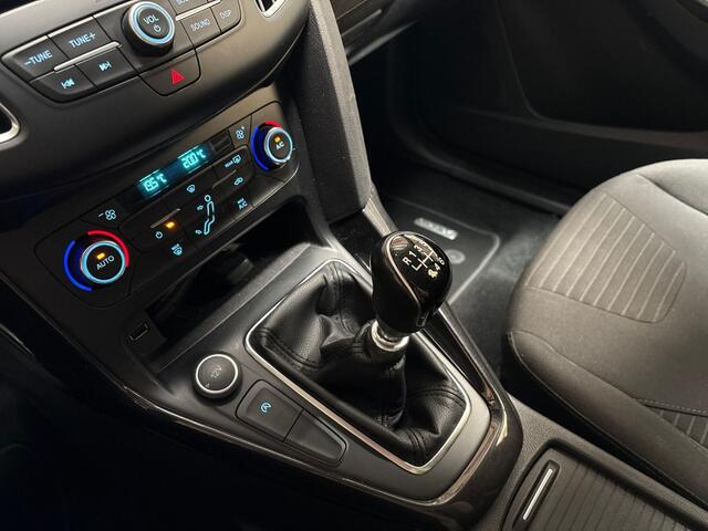 Ford FOCUS Wagon 1.0 Titanium (APPLE CARPLAY, NAVIGATIE, CLIMATE, SPORTSTOELEN, PARKEERSENSOREN, CRUISE, NIEUWE APK, NIEUWSTAAT)